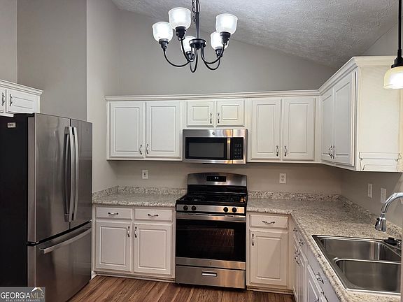 5th image of 334 Summer Hill Cir