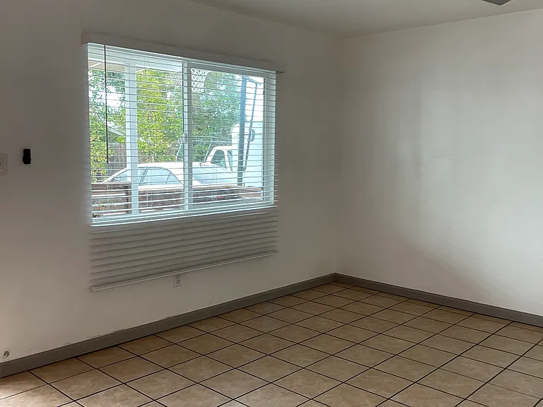 6951 Hoffman Ave — Photo 11