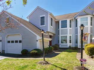25 Rothwell Dr #B, Monroe Township, NJ 08831
