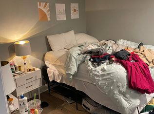 1022 W George St APT 3, Chicago, IL 60657