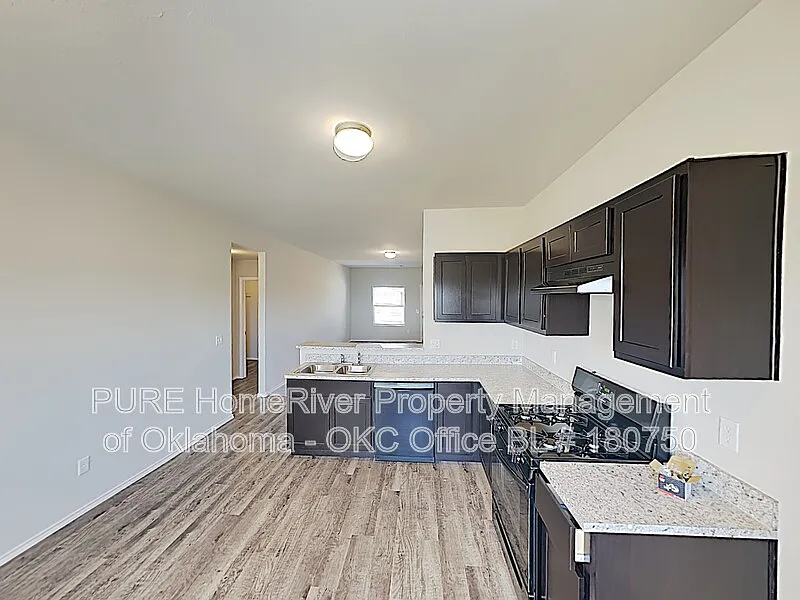 4 bed, 2.0 bath, 1713 sqft, $1,715 — Photo 4
