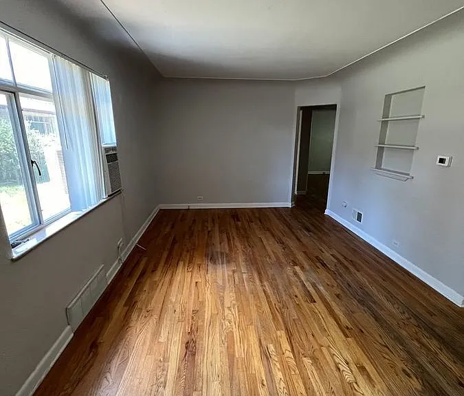2435 S Corona St — Photo 5