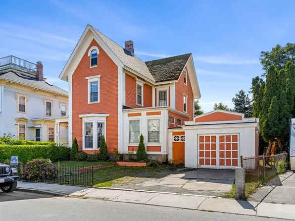 33 Middle St, Gloucester, MA 01930