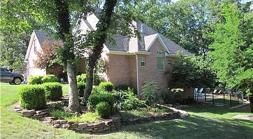 2nd image of 51 W Stonehenge Dr