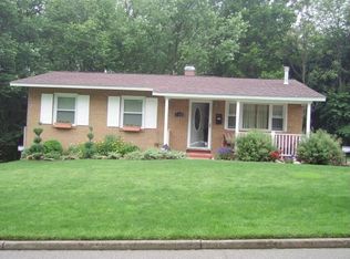 218 Lincoln Ave, Farrell, PA 16121