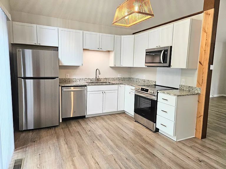 9 E Pine Ct — Photo 10