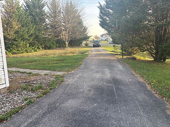 4th image of 107 Heritage Ct