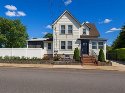 454 Union Ave, Providence, RI, 02909