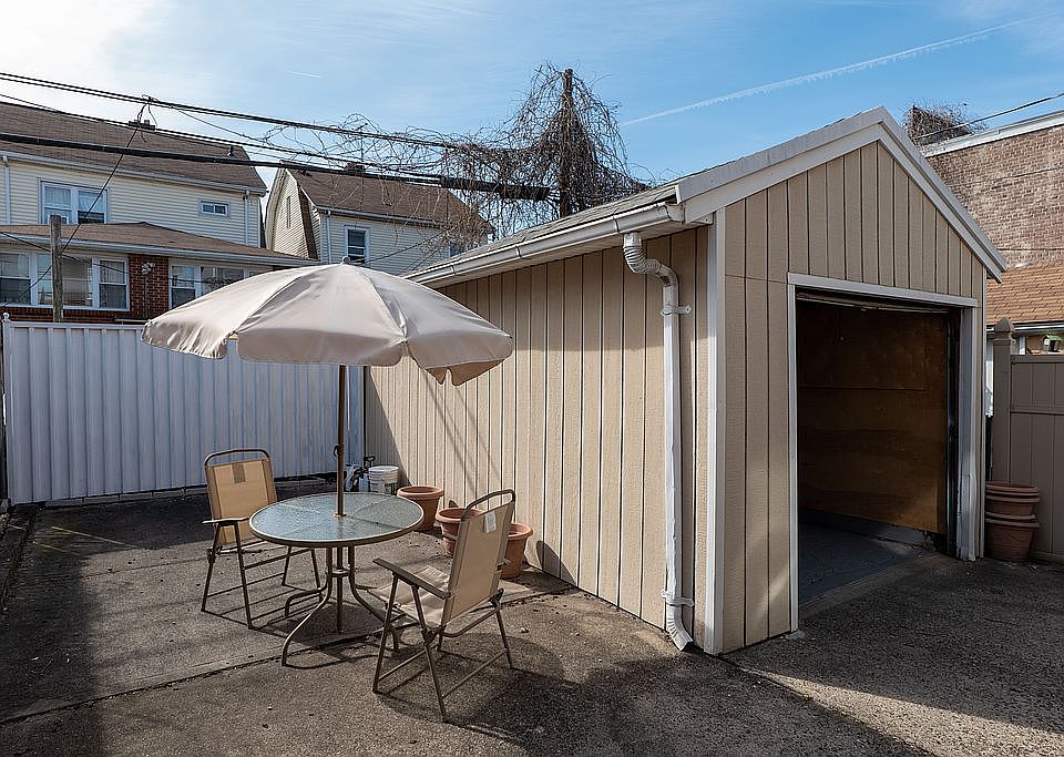 2nd image of 4014 78th St