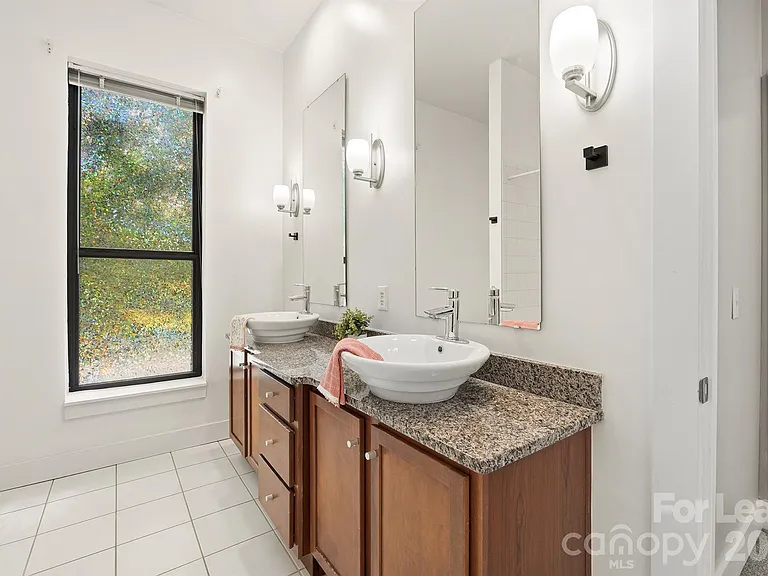 3435 Spencer St — Photo 29