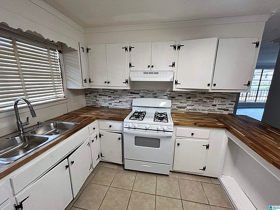 2nd image of 5937 Malcolm Ave