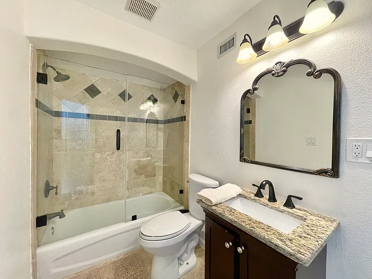 606 E Livingston St — Photo 38