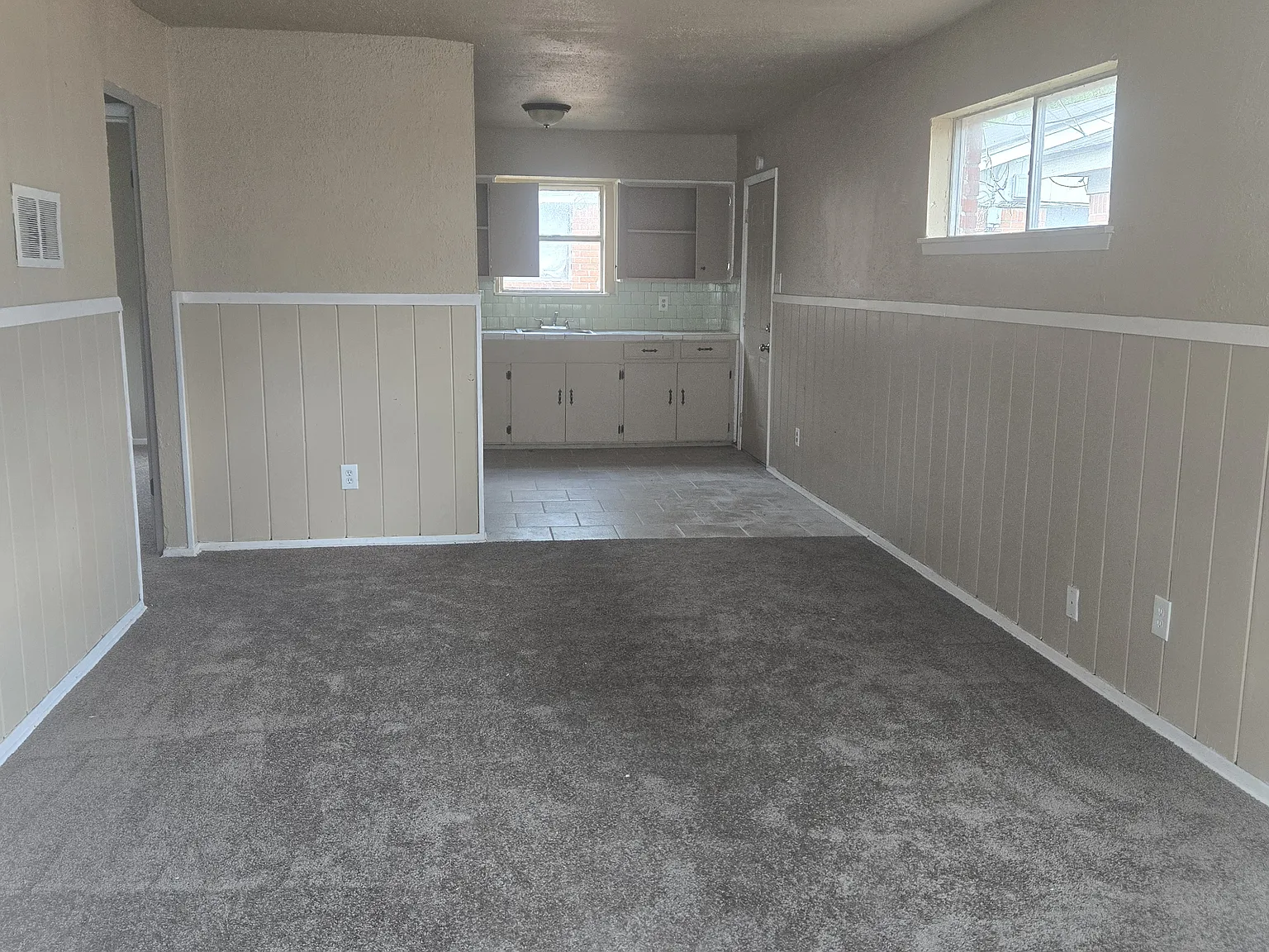 Apartment Home for rent — Photo 2