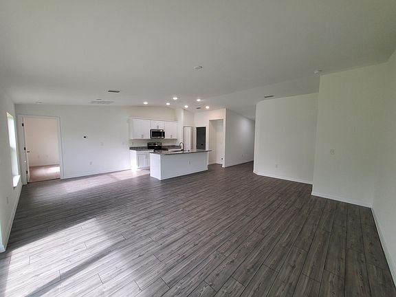 3rd image of 444 NE 2nd Pl