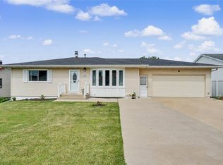 2336 31st St SW, Cedar Rapids, IA 52404