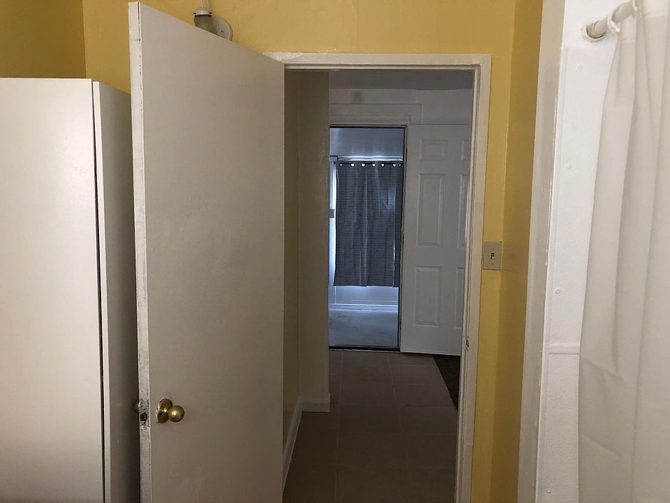 1st image of 10989 Thompson Dr