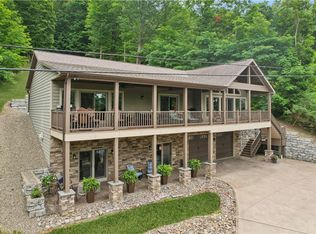 7240 W Bluff Dr, Keuka Park, NY 14478