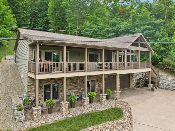 7240 W Bluff Dr, Keuka Park, NY 14478