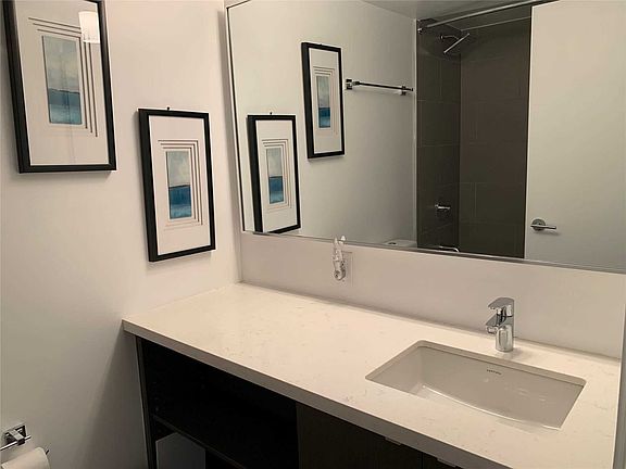4th image of 155 Yorkville Ave #2017