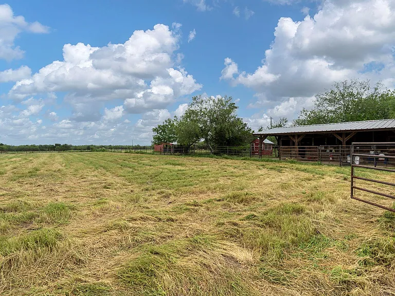 6546 FM 1854 — Photo 16