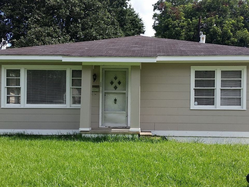1st image of 123 Bellot St