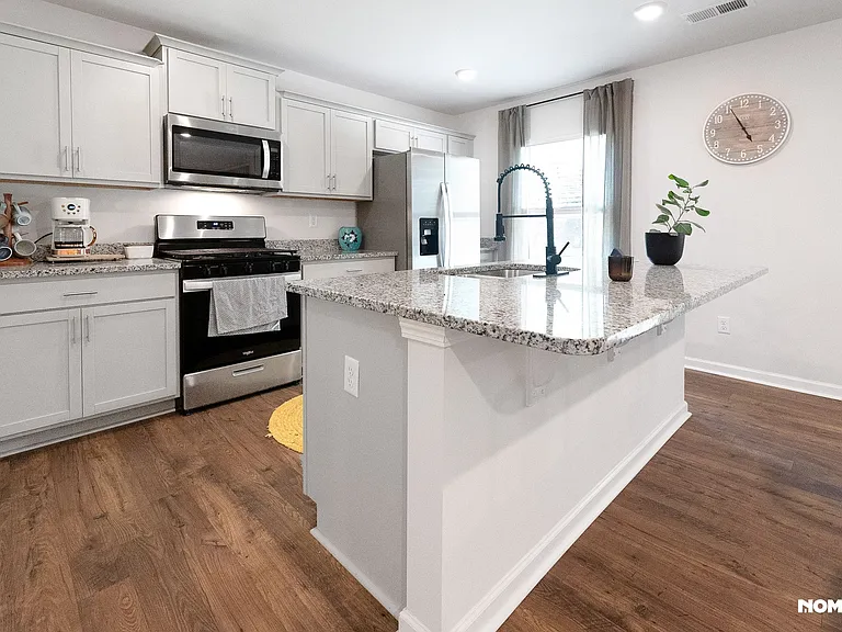 208 Kernow Ln — Photo 13