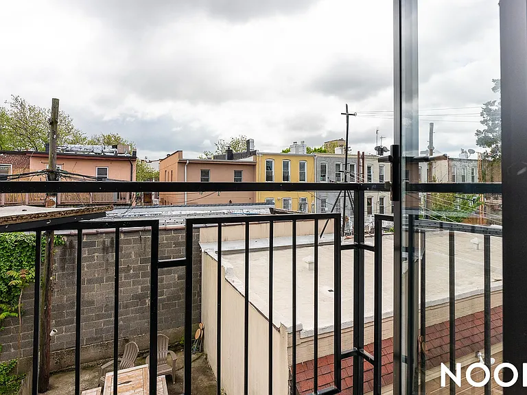 2028 Grove St #2L — Photo 16