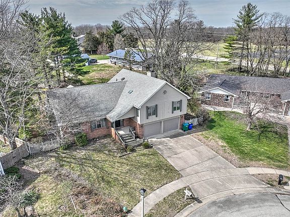 4th image of 1225 W Pineview Ct