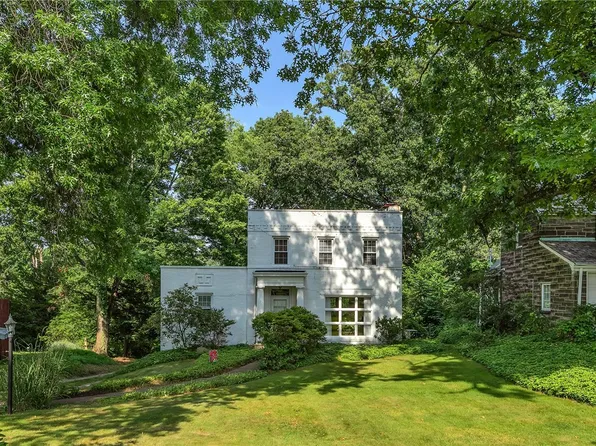 1051 Edgewood Rd, New Kensington, PA 15068