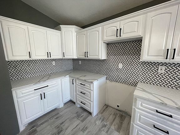 5th image of 130 Briarcliff Dr