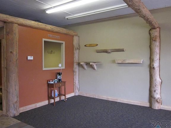 4th image of 203 S Egan Ave