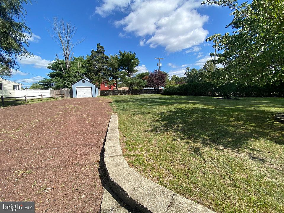 2nd image of New Freedom Rd