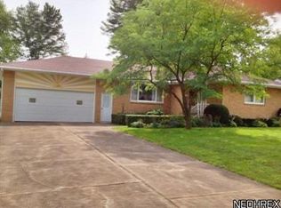 399 N Woodhill Dr, Amherst, OH 44001