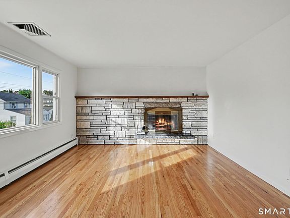 4th image of 50 Reynolds Avenue