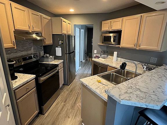 4th image of 229 N Bayshore Dr #5