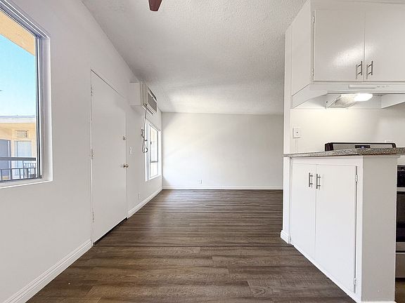 2nd image of 12550 Burbank Blvd APT 8