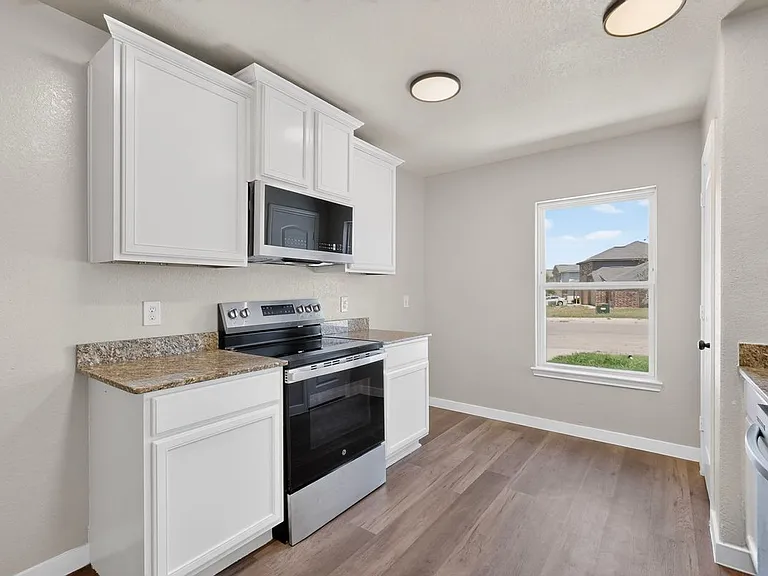 15018 Silver Tree Cv — Photo 22