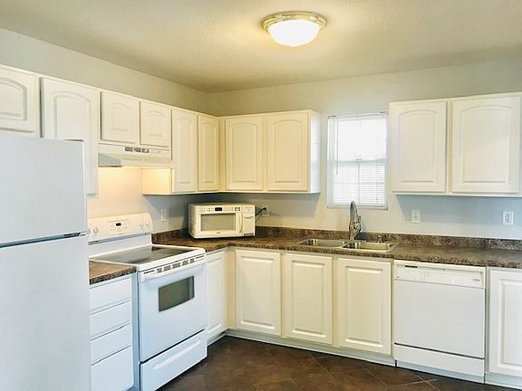 4th image of 106 Chesterfield Ct Unit 106