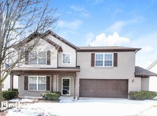 8588 N Springview Dr, McCordsville, IN 46055