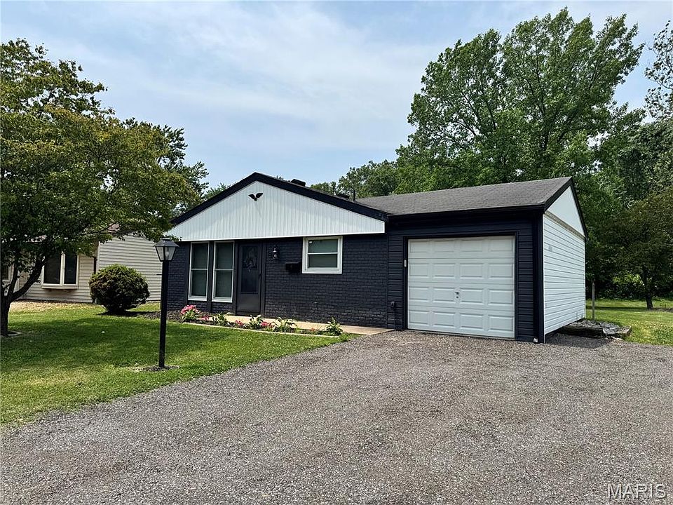 18 Scarlet Dr, Belleville, IL 62220 | Zillow