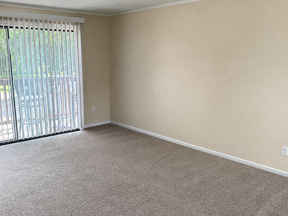 4th image of 655 Talcottville Rd APT 170