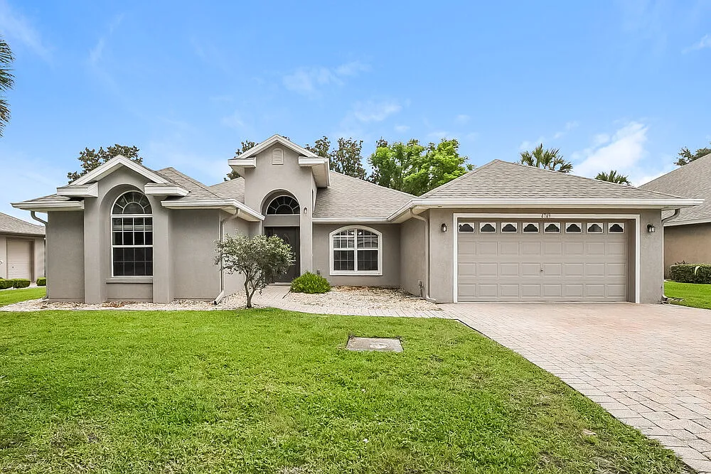 3 bed, 2.0 bath, 2304 sqft, $3,130 — Photo 1