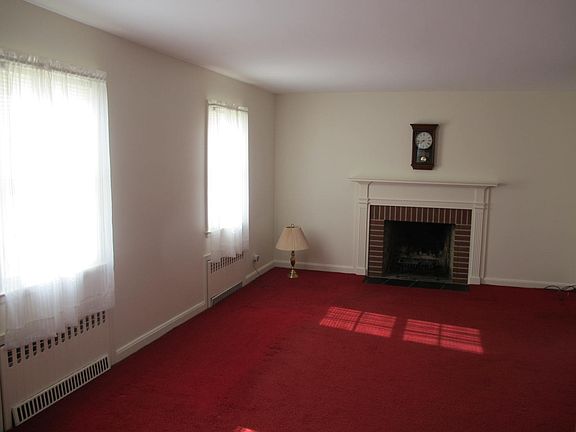 3rd image of 277 Park Ave W