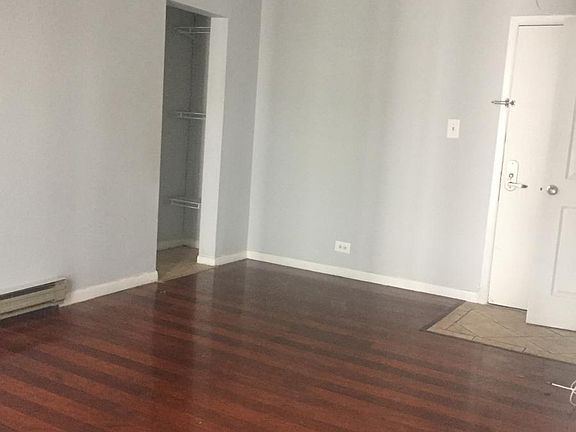 5th image of 4518 N Clarendon Ave #805