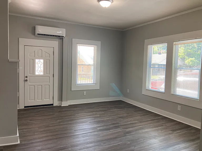 323 D St — Photo 16