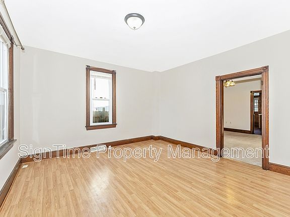 4th image of 112 E 1st St