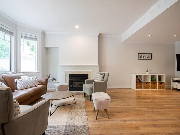 7501 Cumberland St #29, Burnaby, BC V3N 4Y6