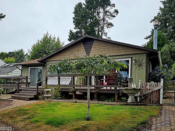 3rd image of 1817 NE 7th Dr