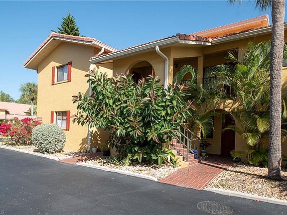 2nd image of 9871 Citadel Ln Unit 201