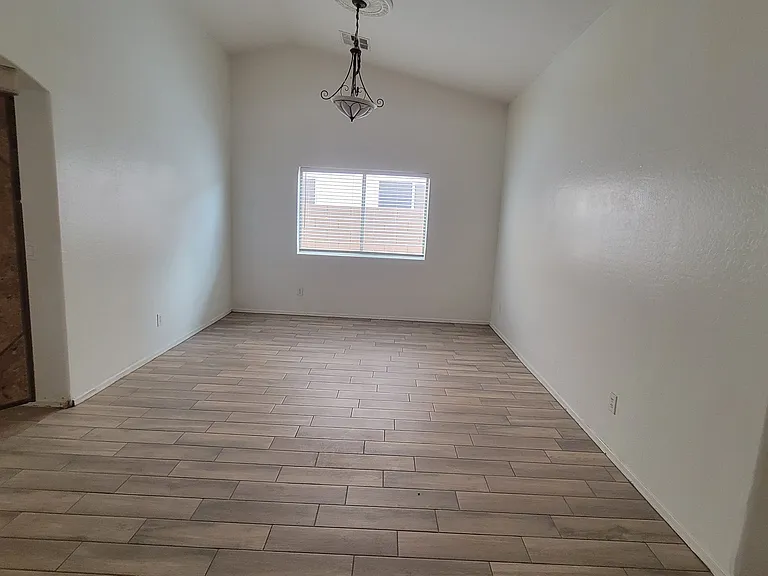 1483 E Douglas St — Photo 17